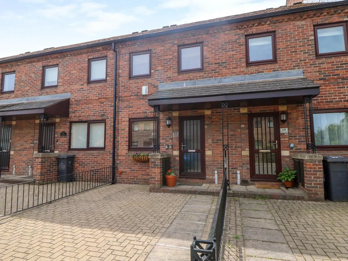 Villa 17 Fewster Way York